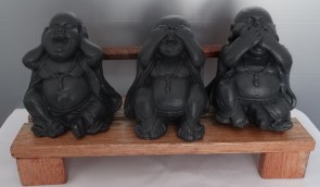 Boeddha's op bankje
